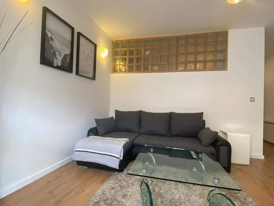 לידס Stunning One B/R Apartment - City Centre מראה חיצוני תמונה